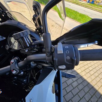 Kawasaki Versys 1100 S model 2025 biely - 6