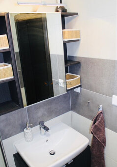 Prenájom - slnečný 2-izbový byt s veľkou terasou a záhradou - 6