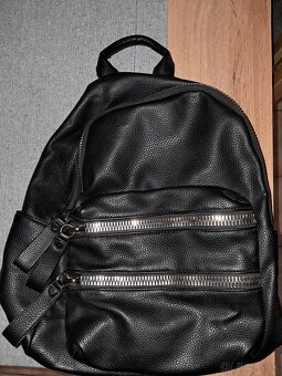 ČIERNY BATOH - 6