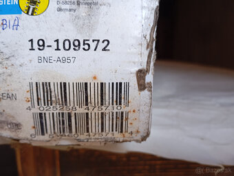 Zadný tlmič pruženia. - 6