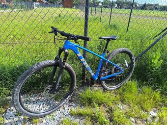 Predám bicykel Trek Xcaliber 9/2023 veľ.M kol.29 - 6