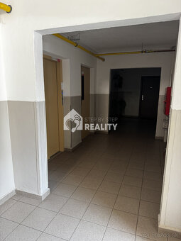 Ponúkame na predaj 3 izb. slnečný byt s balkónom na sídlisku - 6
