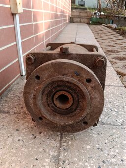 Elektromotor s prevodovkami - 6