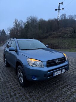 Toyota RAV4 - 6