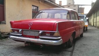 Predám Mercedes W111 220Sb heckfolese veľké krídlo - 6