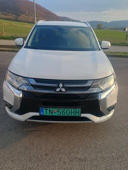 Mitsubischi Outlander PHEV - 6