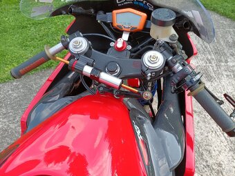 Okruhova Honda CBR 600 f4 - 6