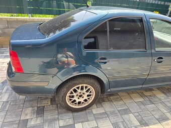 Volkwagen Bora 1,6 benzín 81kw - 6