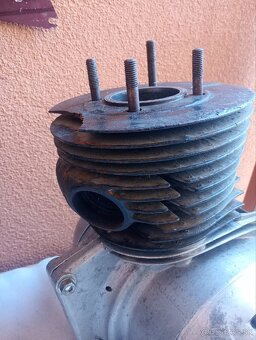 Jawa 250/592 - 6