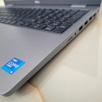 Dell Latitude 5520 i5-1145G7 32GB 512GB dotyková obrazovka - 6