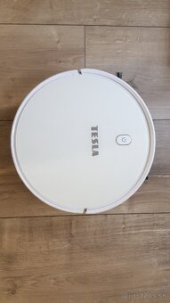 TESLA  robotický vysávač s mopom IQ 300 - 6