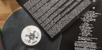 LP platna LUCIE - podpisana skupinou - 6