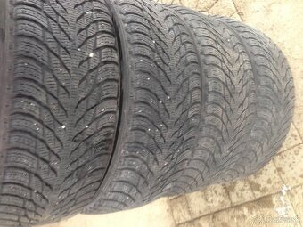 Predám zimné r18 235/55 8/2mm - 6