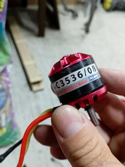 Predám rôzne diely na RC lietadlo. - 6