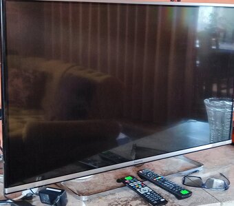 LCD tv Panasonic TX-42AS650E - 6
