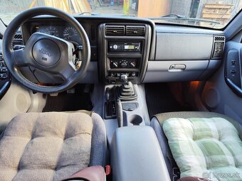 Jeep Cherokee XJ - 6