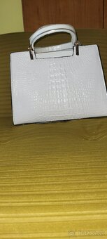 Biela elegantná kabelka - 6