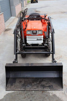 Traktor Kubota B1702 - 6