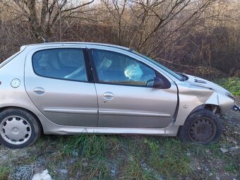 Predám Peugeot na súčiastky - 6