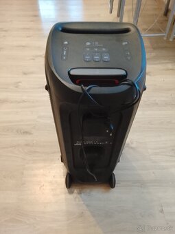 Zdravim mám na predaj reproduktor JBL ako noví - 6