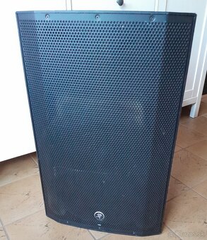 Mackie thump 15A - 6