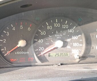 Kia Sorento 2.5 103kw 4x4 - 6