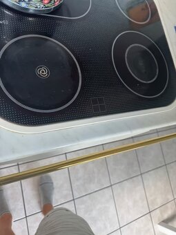 Moderná kuchynská linka so spotrebičmi - 6