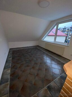 2 izbovy podkrovny byt, Sereď - 6