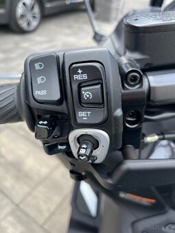 Yamaha Tmax TECH Max 560 - 6