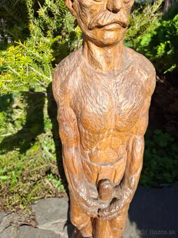 Predám starú drevorezbu signovanú JAKAROS 67 55 € - 6