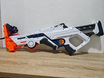 Hasbro Nerf Laser Ops Pro Deltaburst bláster
- 6