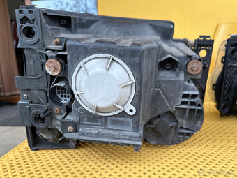 Predam originalne halogenove svetla Land Rover Discovery 3 - 6