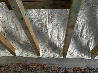 STRIEKANA PENOVA IZOLACIA - 6