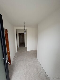 Moderný 4 izbový RD Groisov Dvor v Kostolišti - 6