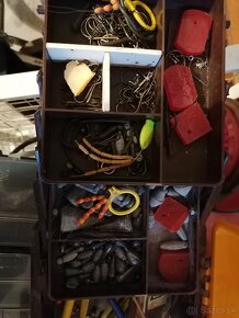 Rybárske potreby v kufríku a boxíkoch - 6