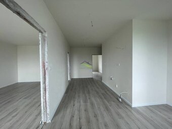 Novší 3 izbový priestranný byt 75 m2, balkón -147.000€ - 6