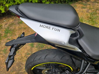 CF Moto 300-SR - 6
