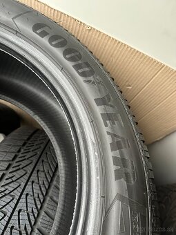 Zimné pneumatiky 285/45 R20 Goodyear - 6