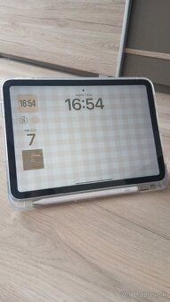 iPad (A16) - 6