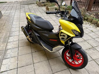 Aprilia sr gt 125 - 6
