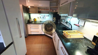 PREDAJ: veľký luxusný 10 r. zrubový dom Vysoké Tatry - 6