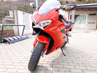 Honda VFR800f - 6