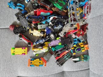 Hot Wheels autíčka 77ks - 6