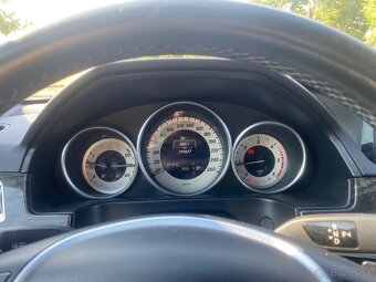 Mercedes benz triedy E - 6