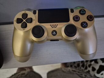 Ps 4 pro 1tb malo použivane bez chyby,v dobrom stave - 6
