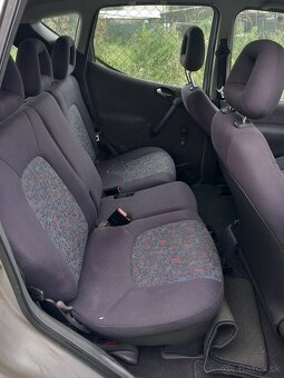 Mercedes A - 6