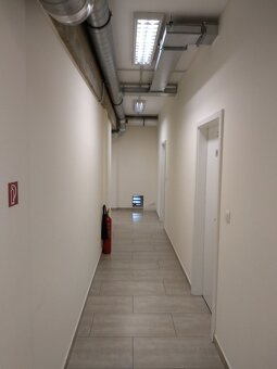 Priestory na Rebarborovej ulici v budove Harley Davidson na  - 6