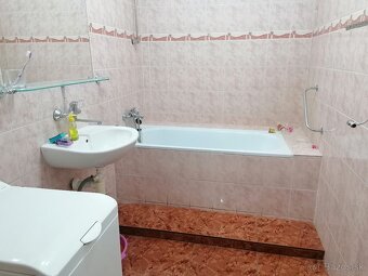 Veľký 3izbovy byt na predaj v Komárne - 6