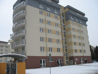Prenájom väčšieho 1-izbového bytu garzónového typu+ garáž - 6