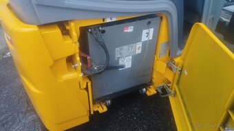 VZV Jungheinrich EFG 215 r.v2016 + NABIJACKA 90A - 6
